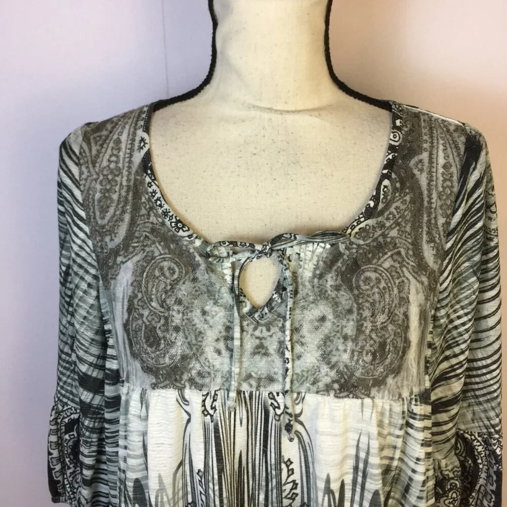 One World Blouse Top Size M Womans Black White Paisley Lace Trim Boho Cropped - Picture 5 of 15